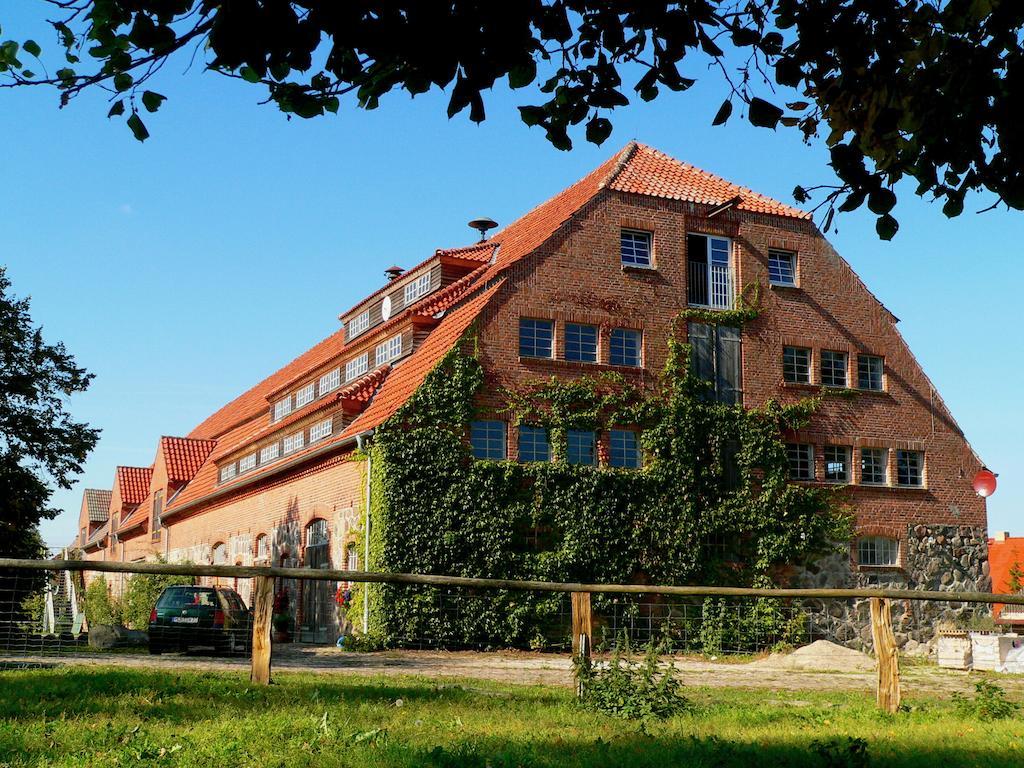 Gutshof Woldzegarten Hotel Exterior photo