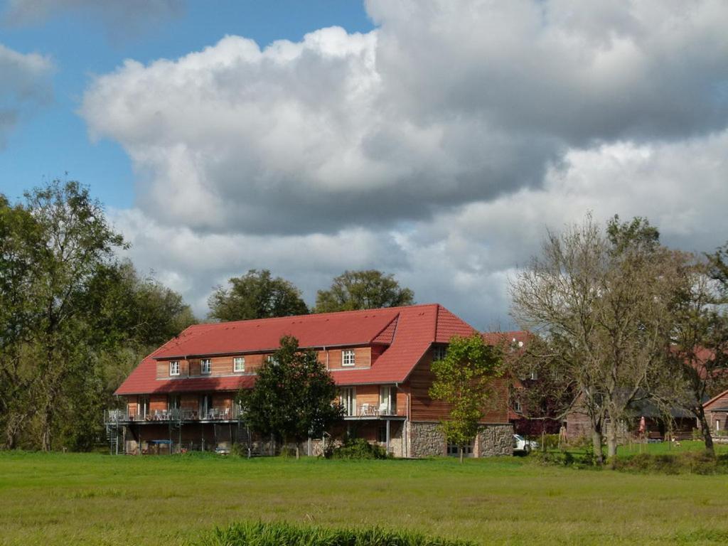 Gutshof Woldzegarten Hotel Exterior photo
